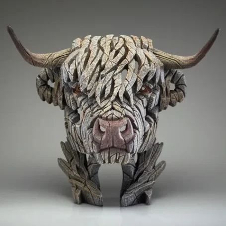 EDB30 - Highland Cow Bust White