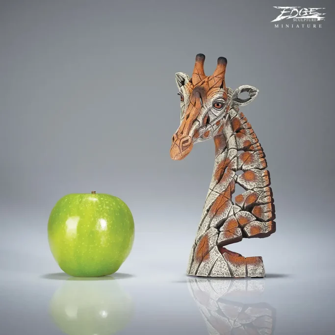 EDMIN09 - Giraffe Bust Miniature