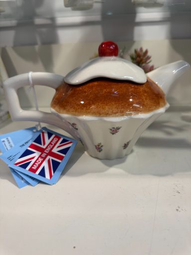 Cake Medium Teapot